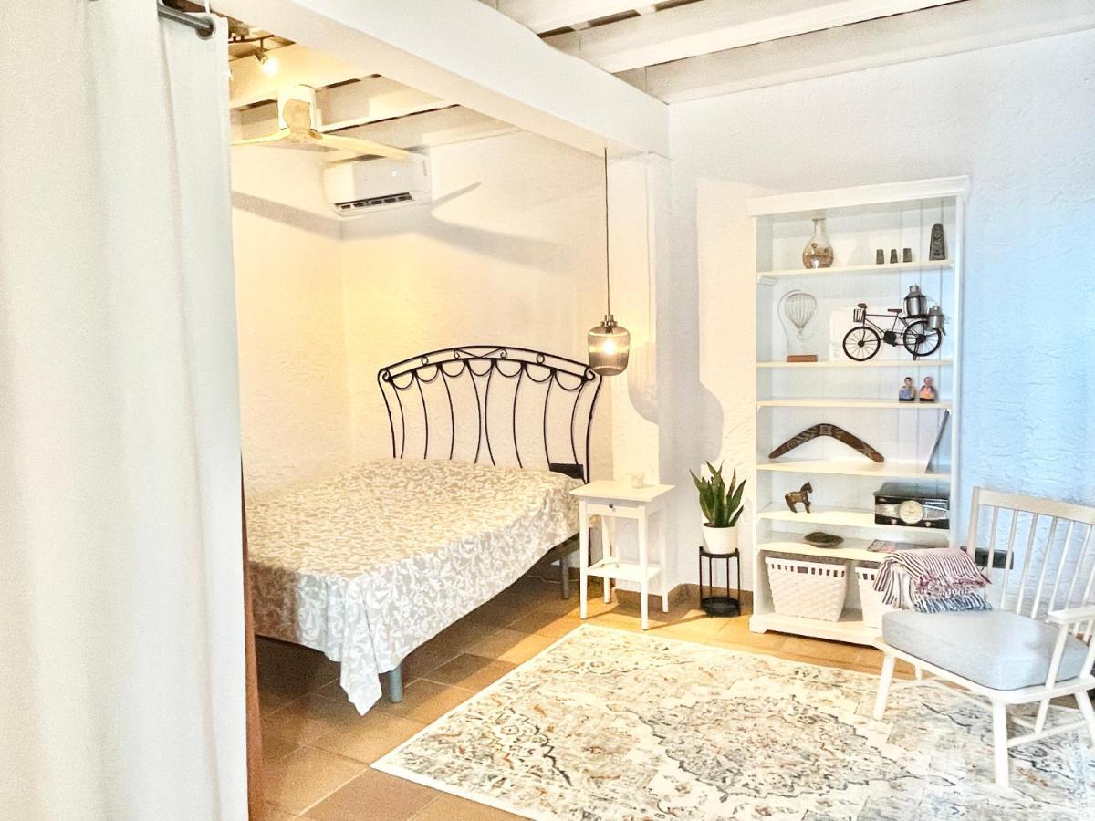 Villa Only Adults 2 Pax - Piscina Privada - A/C - Wifi - Bbq Blanes Luaran gambar
